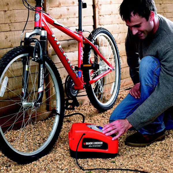 Компресор автомобільний Black&Decker ASI300