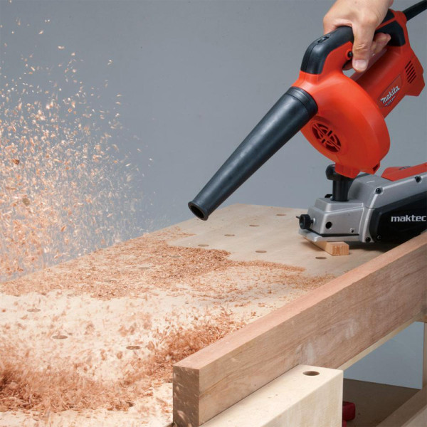 Повітродувка електрична Makita M4000