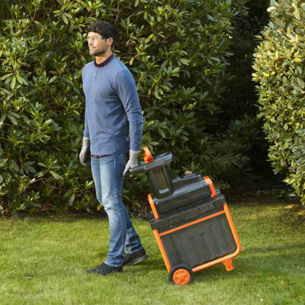 Електричний подрібнювач гілок Black+Decker BEGAS5800