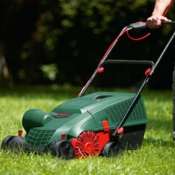 Аератор-скарифікатор електричний Bosch UniversalRake 900