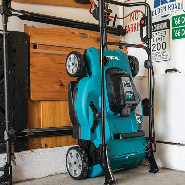Газонокосарка акумуляторна Makita DLM538CT2 (з 2шт АКБ та ЗП)